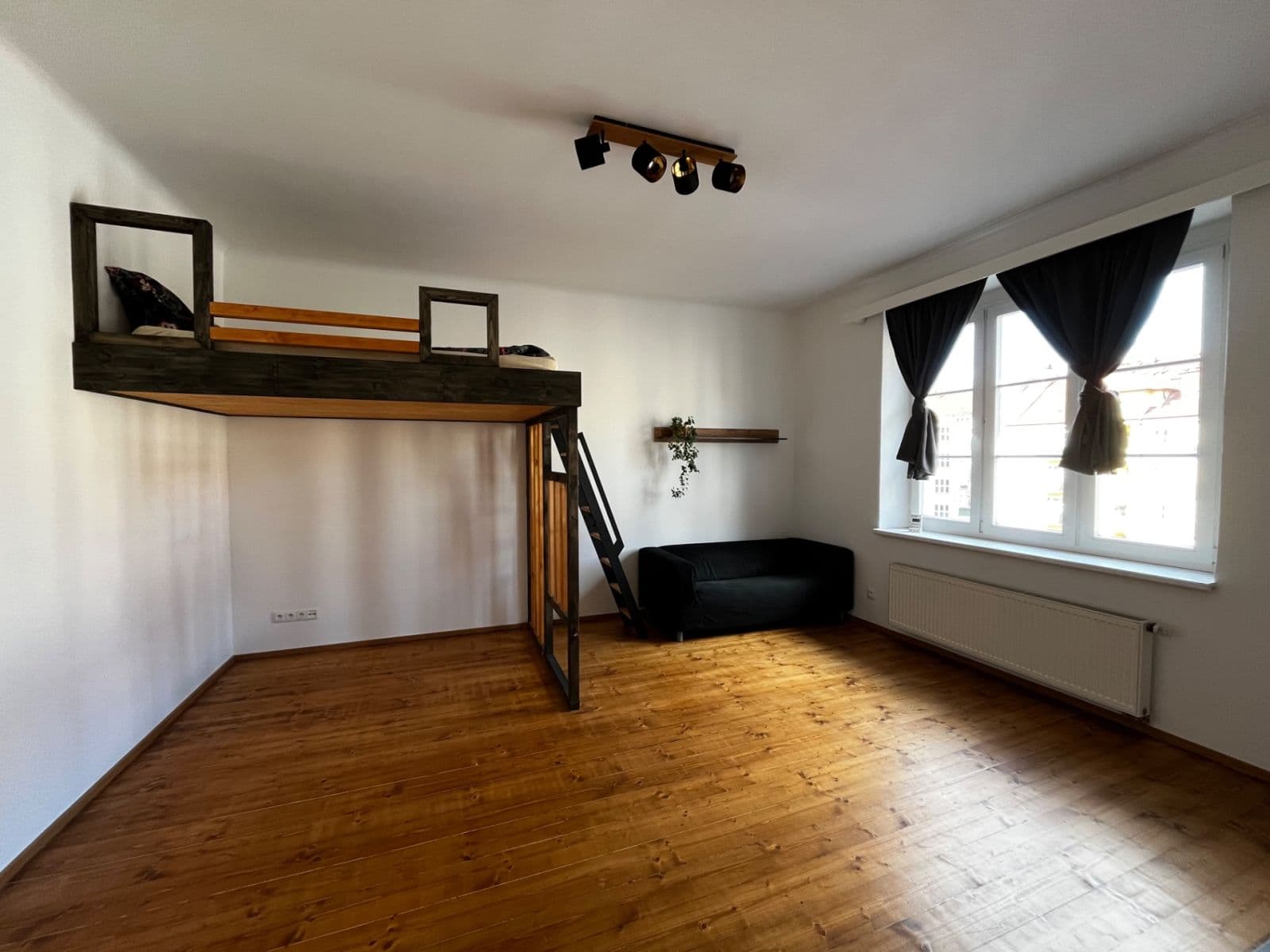 Pronájem bytu 2+1 55 m², Biskupcova, Praha, Praha Pronájem bytu 2+1 55 m², Biskupcova, Praha, Praha