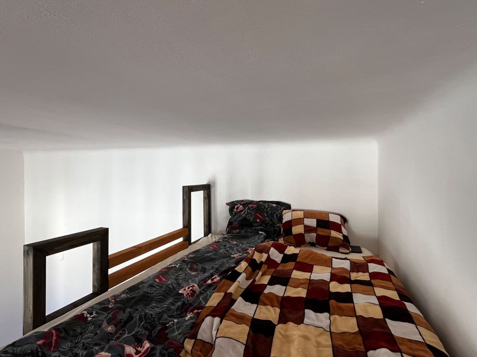 Pronájem bytu 2+1 55 m², Biskupcova, Praha, Praha Pronájem bytu 2+1 55 m², Biskupcova, Praha, Praha