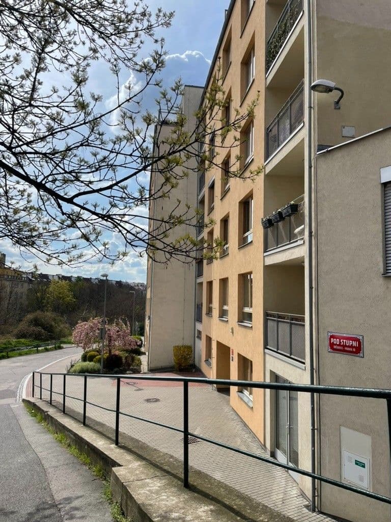 Pronájem bytu 1+1 40 m², Pod Stupni, Praha, Praha Pronájem bytu 1+1 40 m², Pod Stupni, Praha, Praha