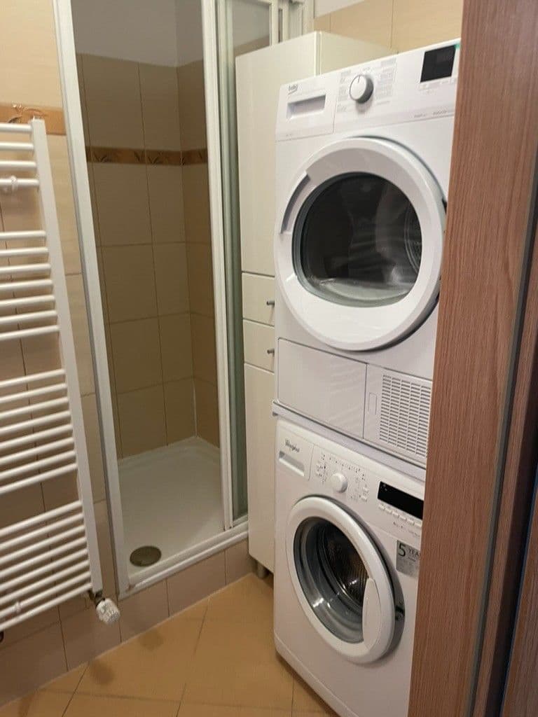 Pronájem bytu 1+1 40 m², Pod Stupni, Praha, Praha Pronájem bytu 1+1 40 m², Pod Stupni, Praha, Praha