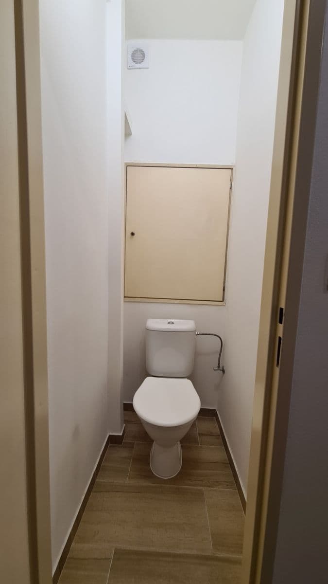 Pronájem bytu 2+1 66 m², Na Topolce, Praha, Praha Pronájem bytu 2+1 66 m², Na Topolce, Praha, Praha