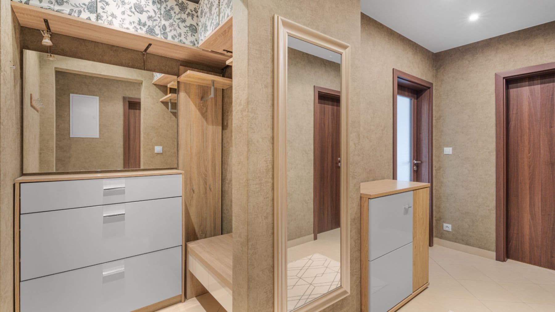 Prodej bytu 2+kk 73 m², Hlučkova, Praha, Praha Prodej bytu 2+kk 73 m², Hlučkova, Praha, Praha