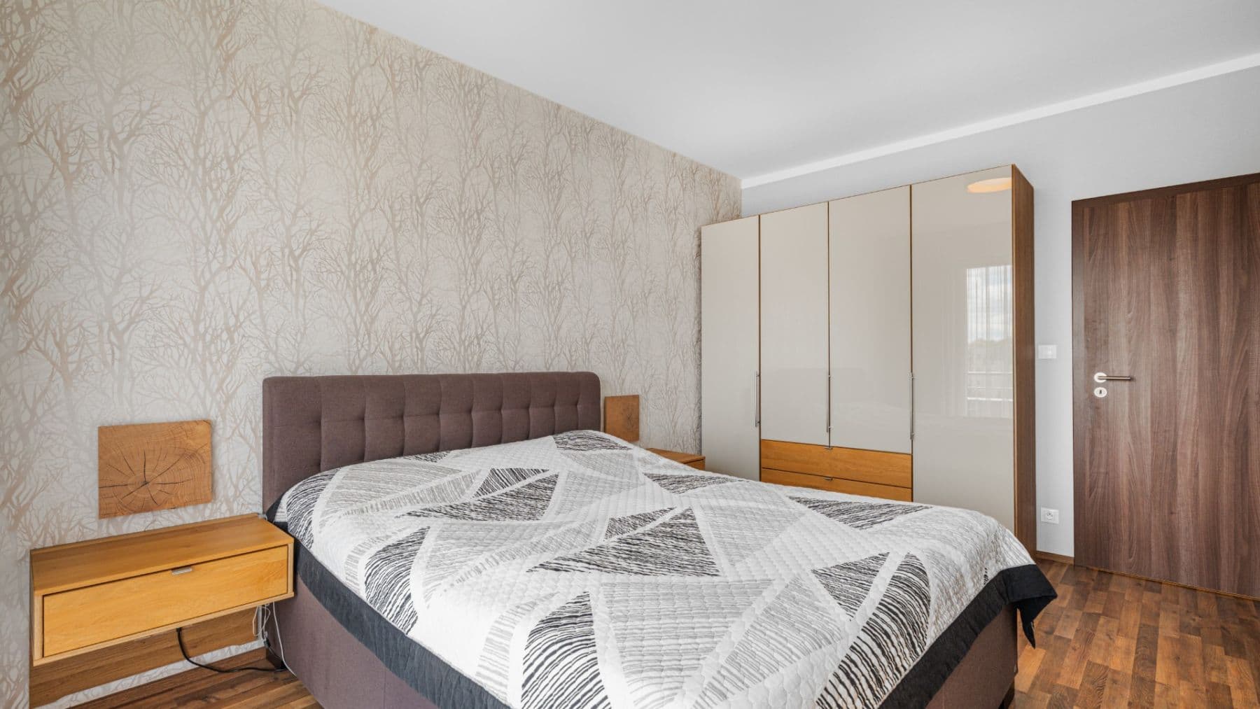 Prodej bytu 2+kk 73 m², Hlučkova, Praha, Praha Prodej bytu 2+kk 73 m², Hlučkova, Praha, Praha