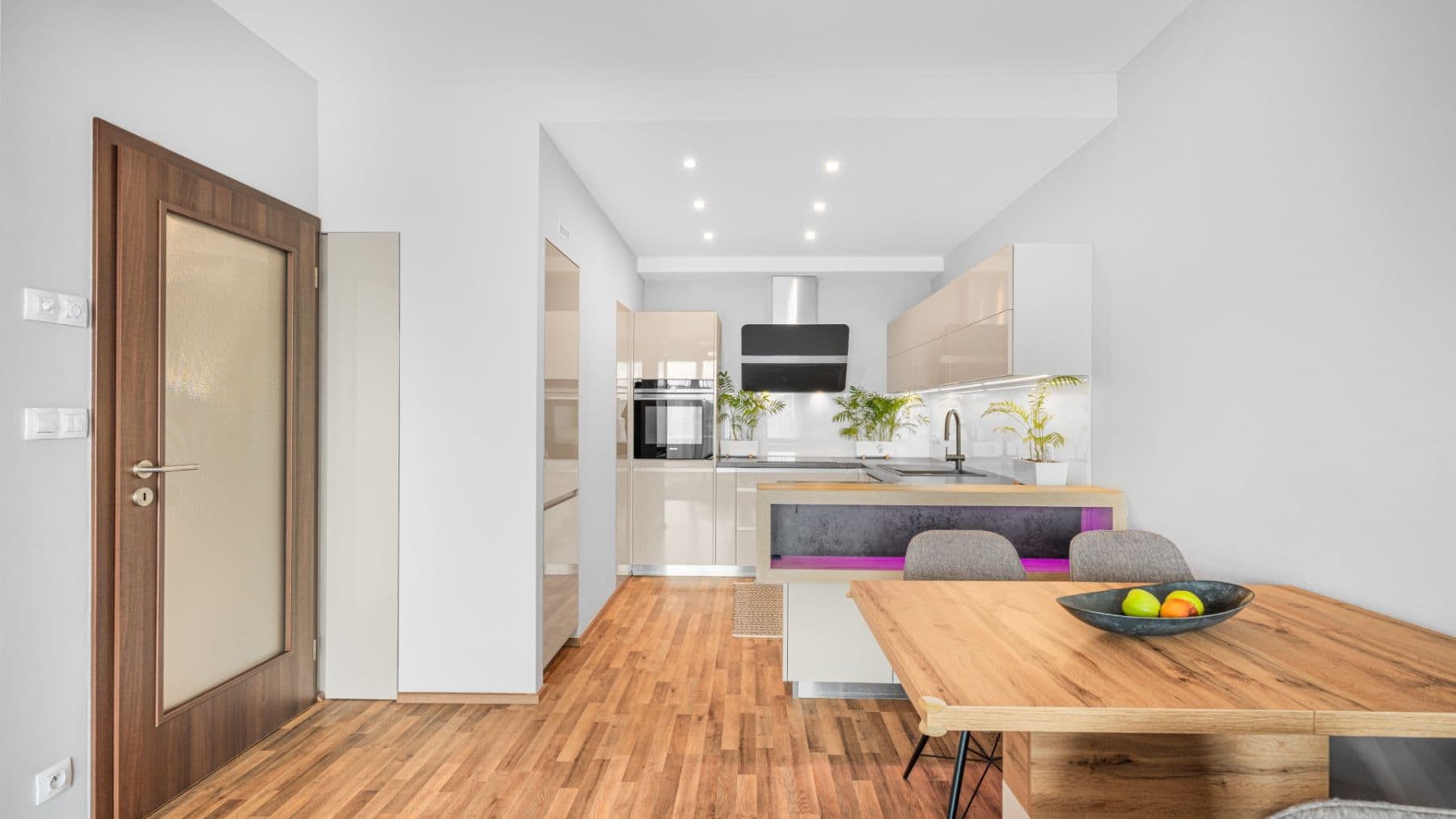 Prodej bytu 2+kk 73 m², Hlučkova, Praha, Praha Prodej bytu 2+kk 73 m², Hlučkova, Praha, Praha