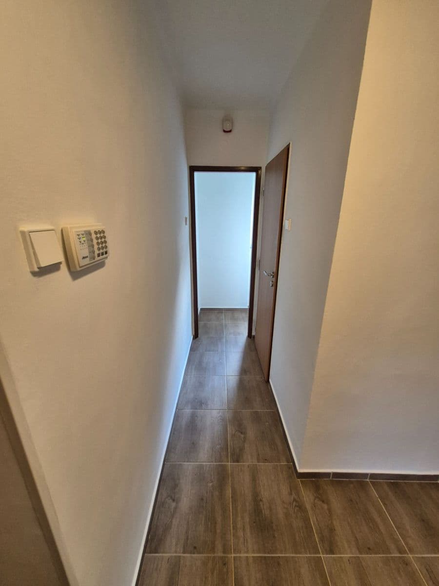 Pronájem bytu 2+1 56 m², Jaroslava Foglara, Kladno, Středočeský kraj Pronájem bytu 2+1 56 m², Jaroslava Foglara, Kladno, Středočeský kraj