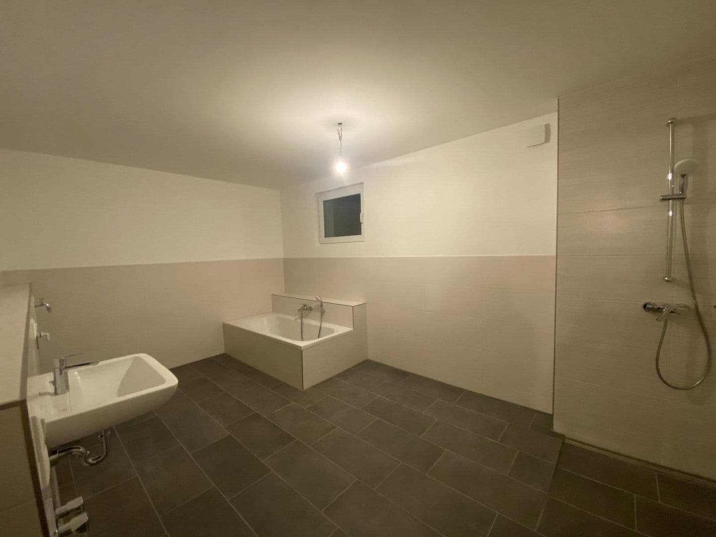 Pronájem bytu 2+1 73 m², Baldungstraße 4a, Töging, Bavorsko Pronájem bytu 2+1 73 m², Baldungstraße 4a, Töging, Bavorsko