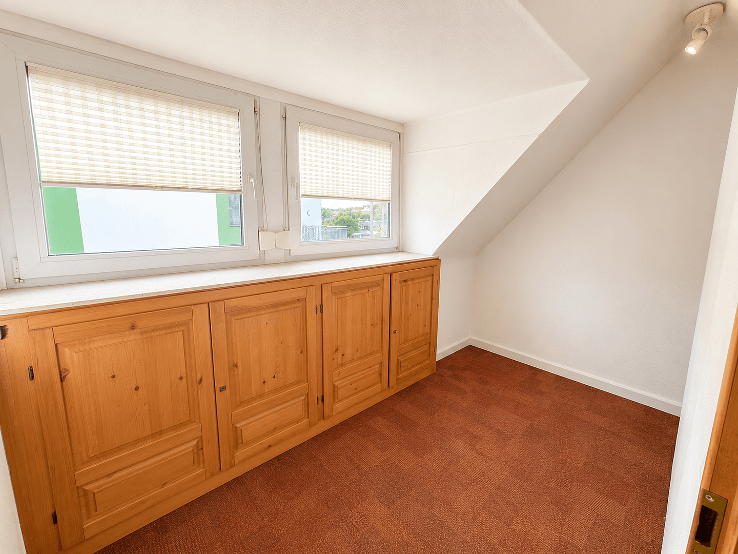 Pronájem bytu 4+1 155 m², Siegburgstraße 27, Dortmund, Severní Porýní-Vestfálsko Pronájem bytu 4+1 155 m², Siegburgstraße 27, Dortmund, Severní Porýní-Vestfálsko