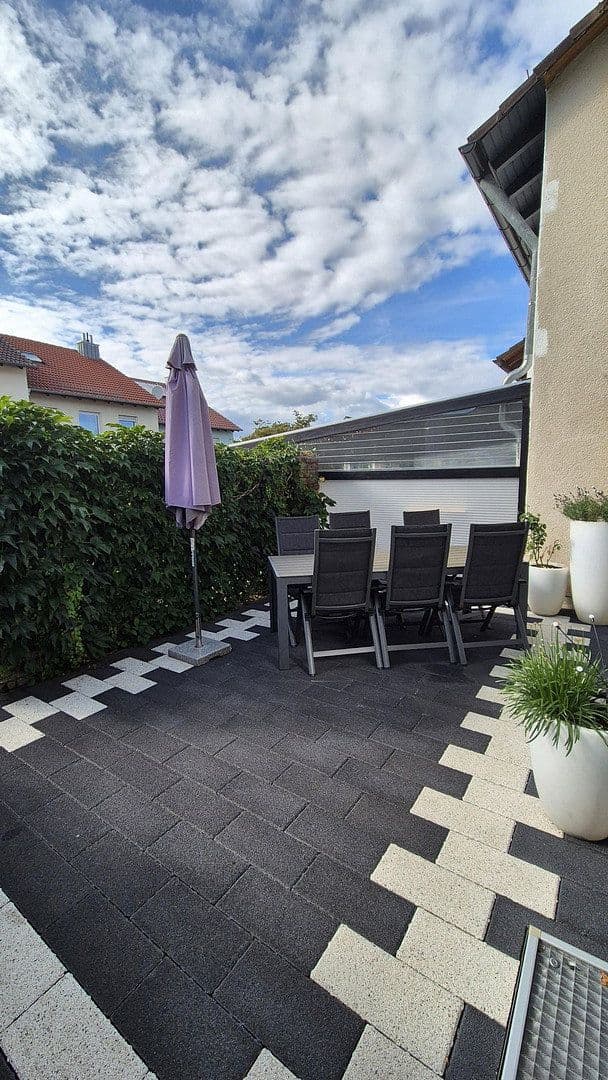 Prodej domu 140 m², pozemek 206 m², Schweinfurt, Bavorsko Prodej domu 140 m², pozemek 206 m², Schweinfurt, Bavorsko