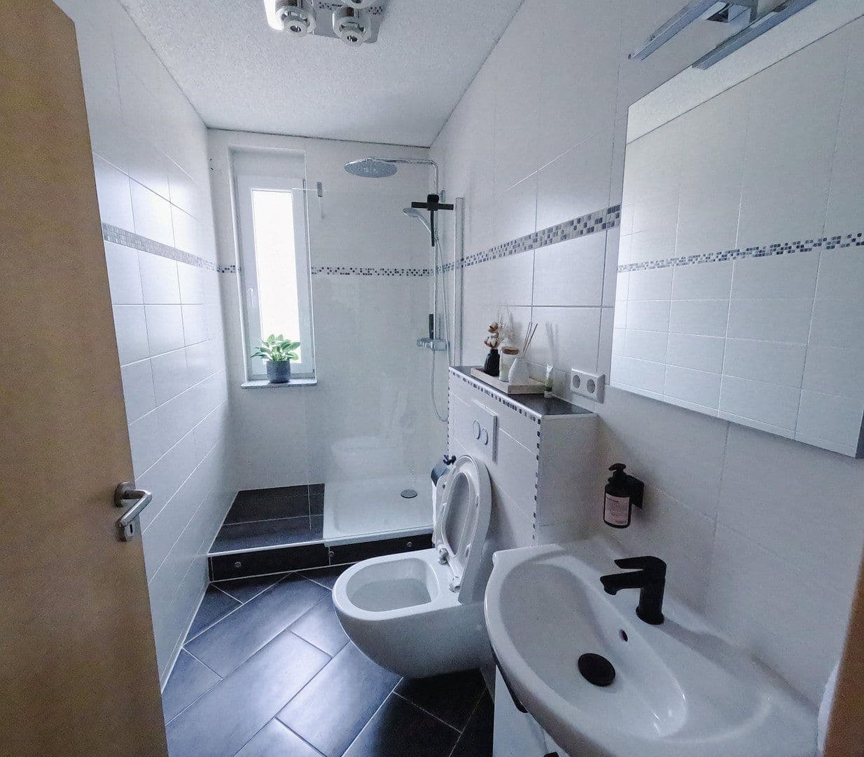 Prodej bytu 5+kk 180 m², March, Bádensko-Württembersko Prodej bytu 5+kk 180 m², March, Bádensko-Württembersko