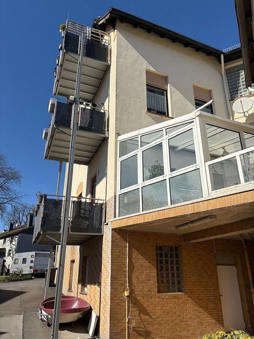 Prodej domu 523 m², pozemek 669 m², Solingen, Severní Porýní-Vestfálsko Prodej domu 523 m², pozemek 669 m², Solingen, Severní Porýní-Vestfálsko