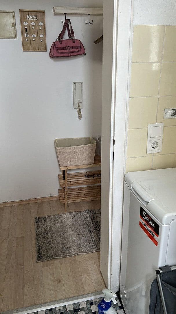 Pronájem bytu 1+kk 26 m², Heidelberg, Bádensko-Württembersko Pronájem bytu 1+kk 26 m², Heidelberg, Bádensko-Württembersko
