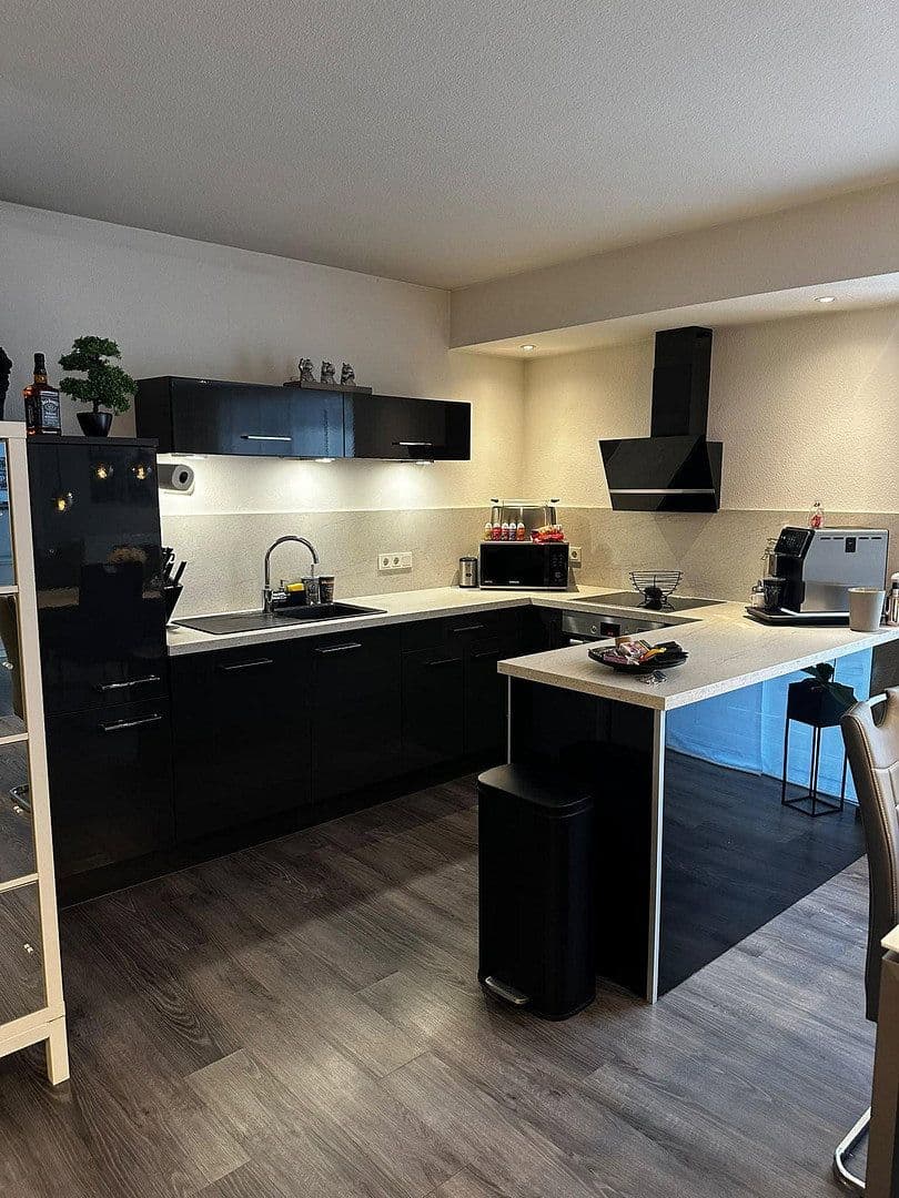 Pronájem bytu 3+1 105 m², Heddesheim, Bádensko-Württembersko Pronájem bytu 3+1 105 m², Heddesheim, Bádensko-Württembersko