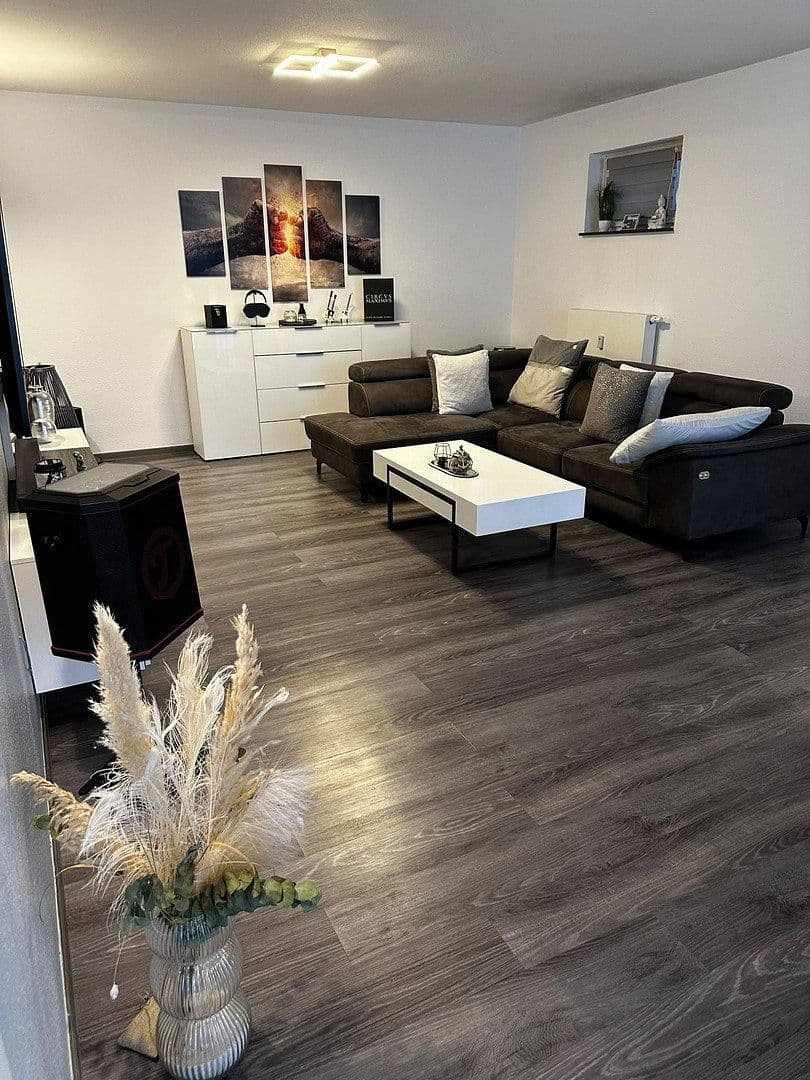 Pronájem bytu 3+1 105 m², Heddesheim, Bádensko-Württembersko Pronájem bytu 3+1 105 m², Heddesheim, Bádensko-Württembersko