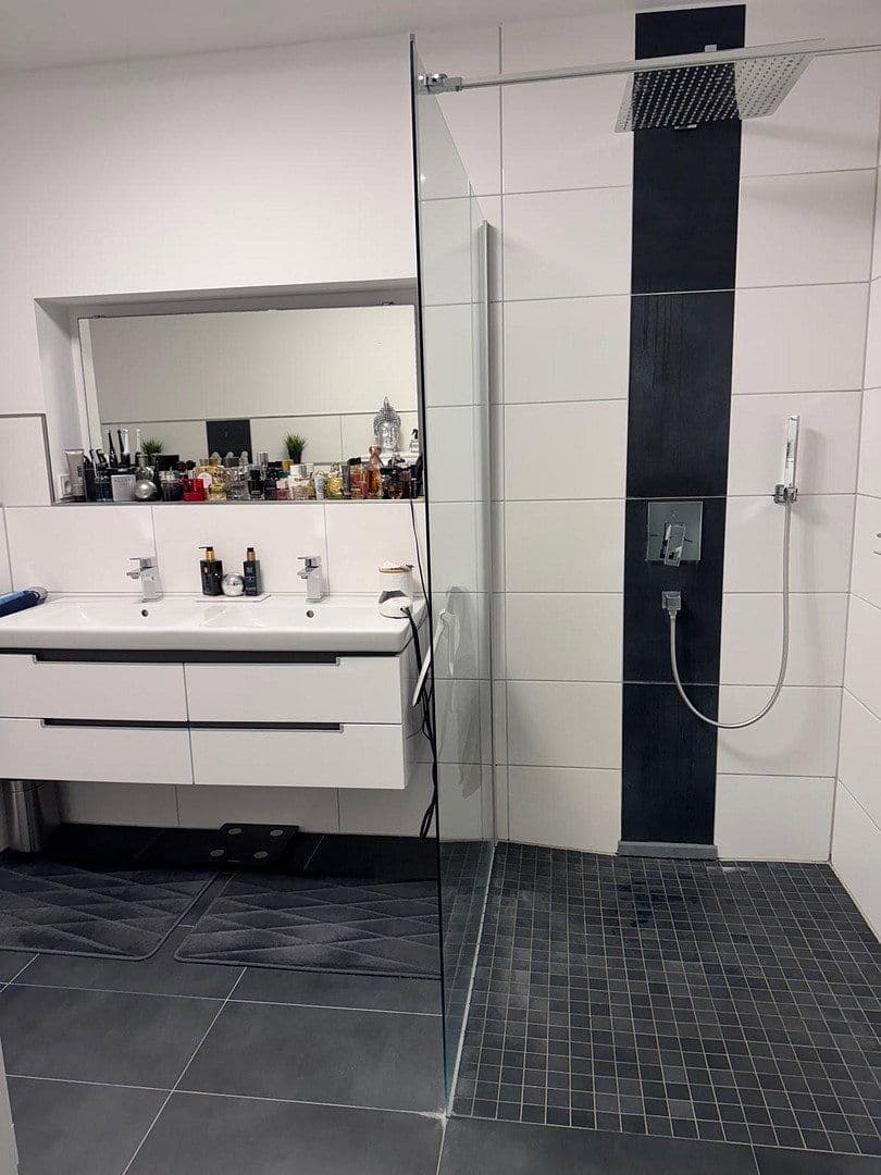 Pronájem bytu 3+1 105 m², Heddesheim, Bádensko-Württembersko Pronájem bytu 3+1 105 m², Heddesheim, Bádensko-Württembersko