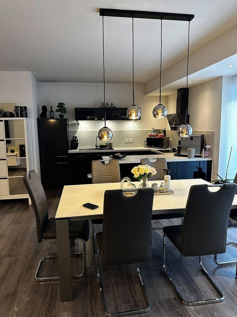 Pronájem bytu 3+1 105 m², Heddesheim, Bádensko-Württembersko Pronájem bytu 3+1 105 m², Heddesheim, Bádensko-Württembersko