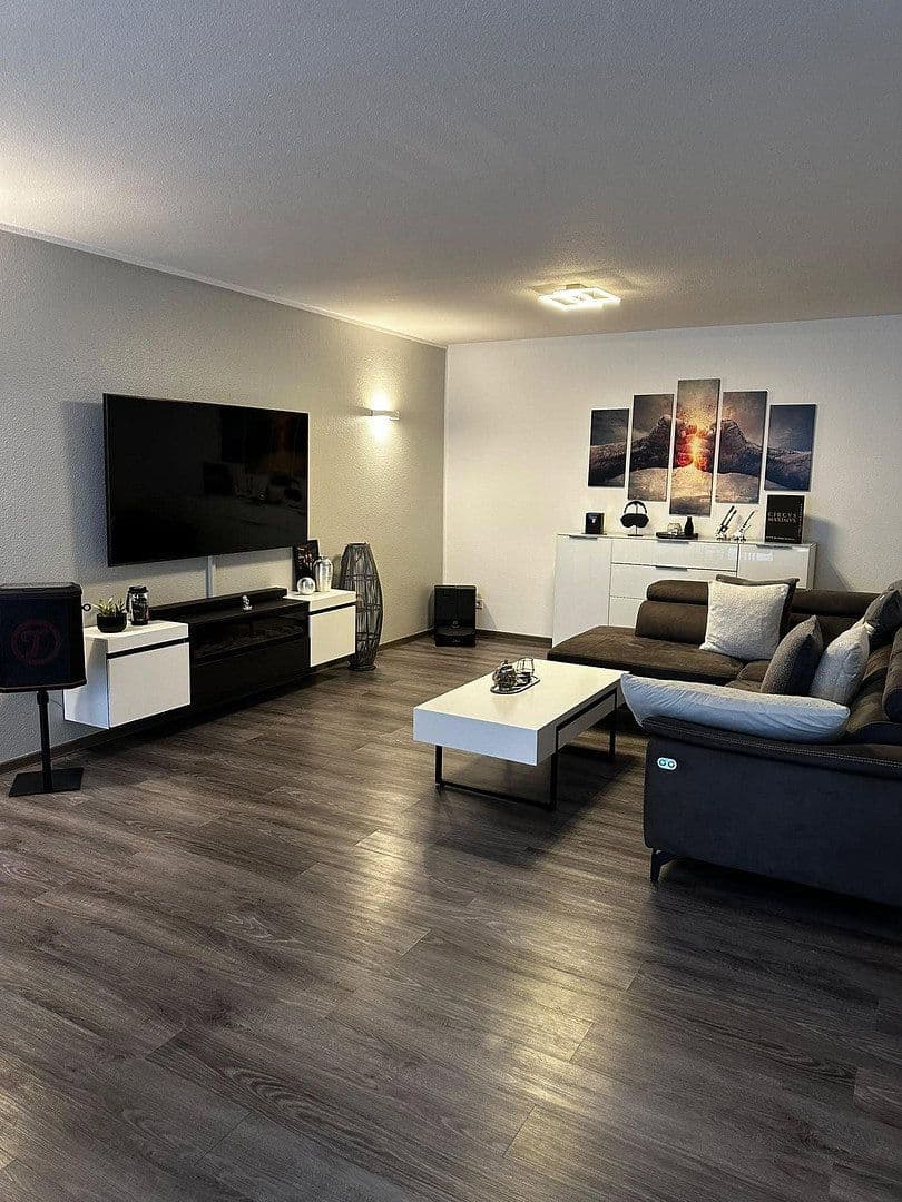 Pronájem bytu 3+1 105 m², Heddesheim, Bádensko-Württembersko Pronájem bytu 3+1 105 m², Heddesheim, Bádensko-Württembersko