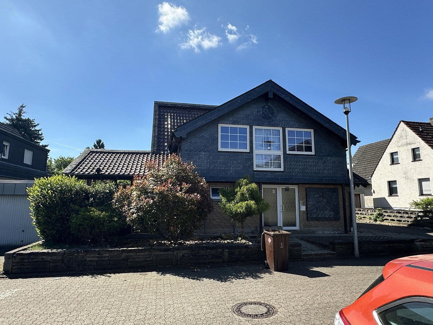 Prodej domu 262 m², pozemek 720 m², Siedlerstr. 4, Bergisch Gladbach, Severní Porýní-Vestfálsko Prodej domu 262 m², pozemek 720 m², Siedlerstr. 4, Bergisch Gladbach, Severní Porýní-Vestfálsko