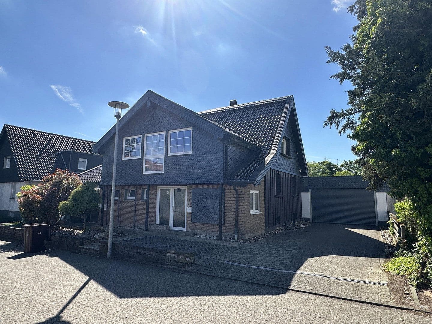 Prodej domu 262 m², pozemek 720 m², Siedlerstr. 4, Bergisch Gladbach, Severní Porýní-Vestfálsko Prodej domu 262 m², pozemek 720 m², Siedlerstr. 4, Bergisch Gladbach, Severní Porýní-Vestfálsko