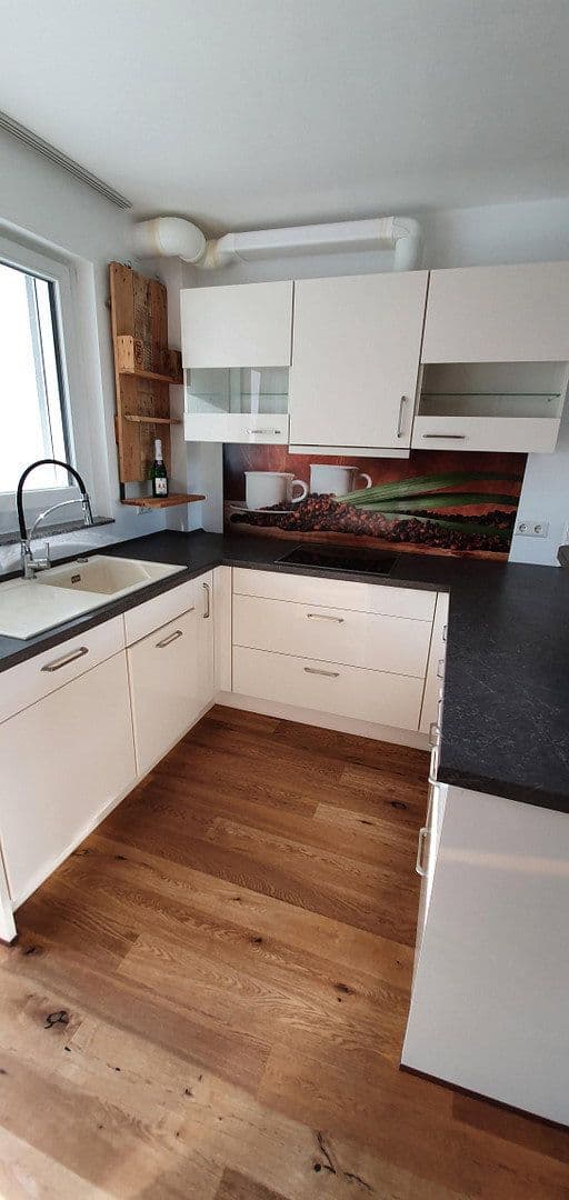 Pronájem bytu 3+1 88 m², Remseck am Neckar, Bádensko-Württembersko Pronájem bytu 3+1 88 m², Remseck am Neckar, Bádensko-Württembersko