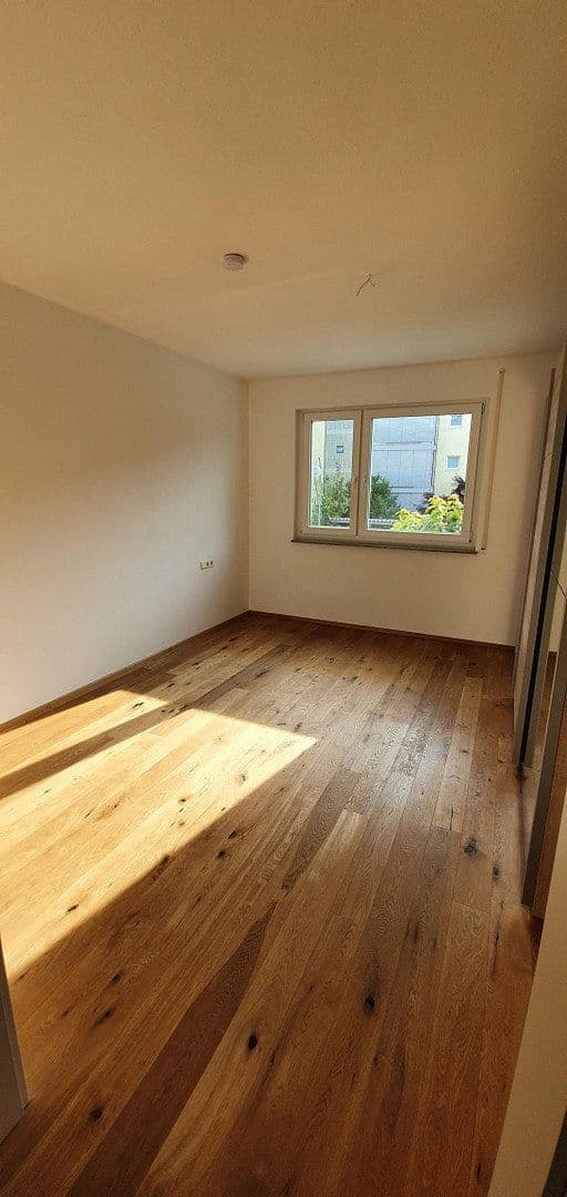 Pronájem bytu 3+1 88 m², Remseck am Neckar, Bádensko-Württembersko Pronájem bytu 3+1 88 m², Remseck am Neckar, Bádensko-Württembersko