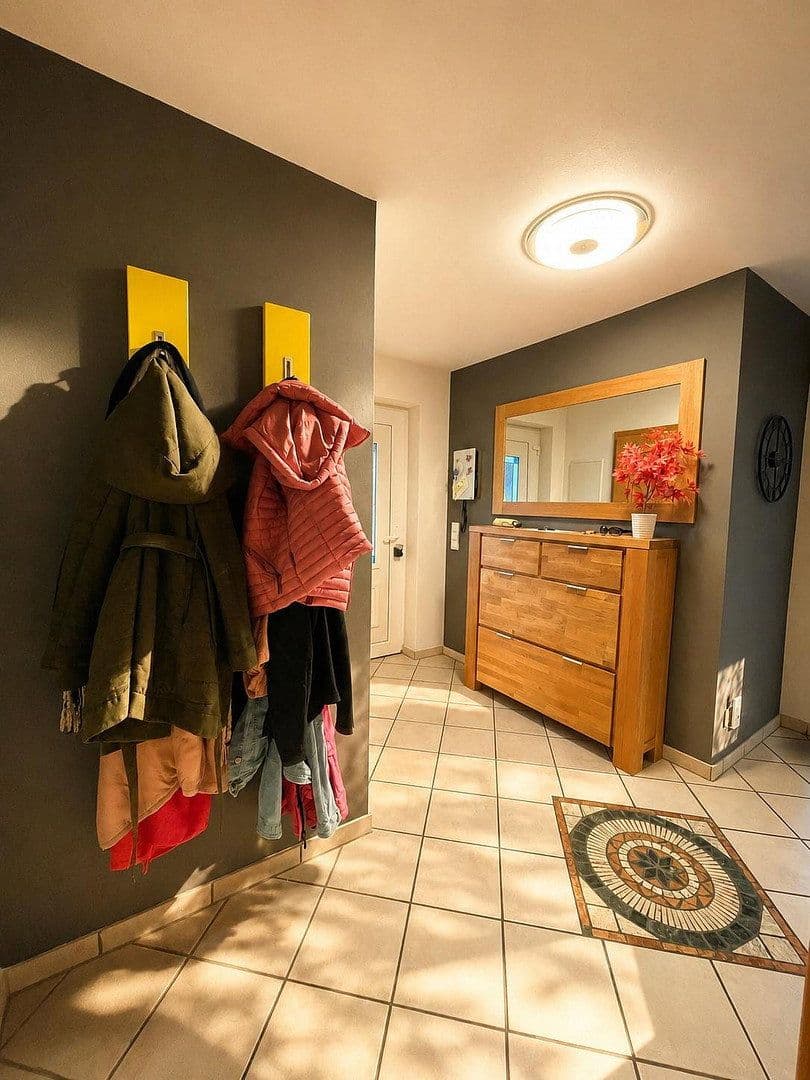 Prodej domu 350 m², pozemek 555 m², Hennef (Sieg), Severní Porýní-Vestfálsko Prodej domu 350 m², pozemek 555 m², Hennef (Sieg), Severní Porýní-Vestfálsko