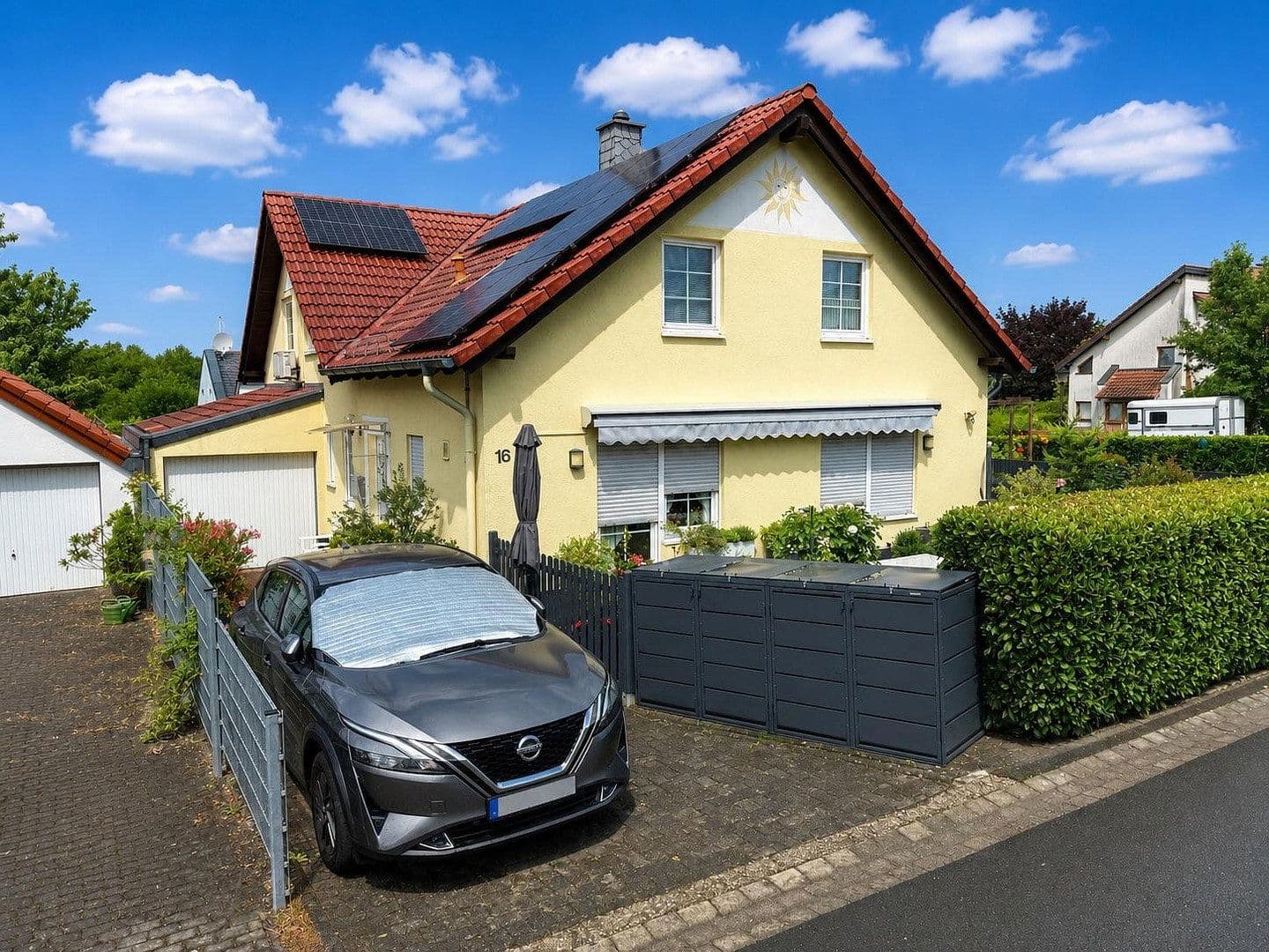 Prodej domu 350 m², pozemek 555 m², Hennef (Sieg), Severní Porýní-Vestfálsko Prodej domu 350 m², pozemek 555 m², Hennef (Sieg), Severní Porýní-Vestfálsko