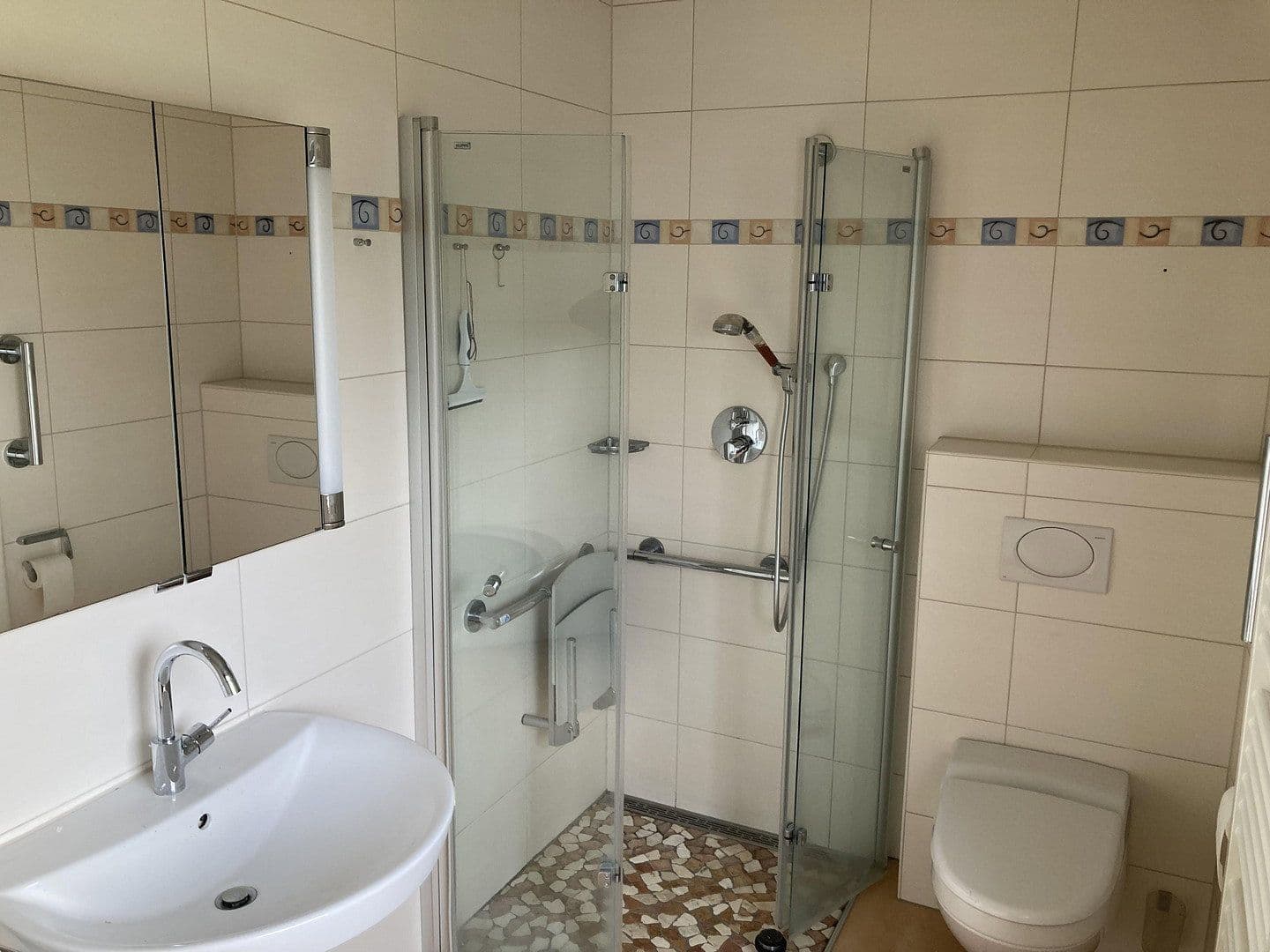 Prodej domu 181 m², pozemek 670 m², Ahornweg 5, Memmelsdorf, Bavorsko Prodej domu 181 m², pozemek 670 m², Ahornweg 5, Memmelsdorf, Bavorsko