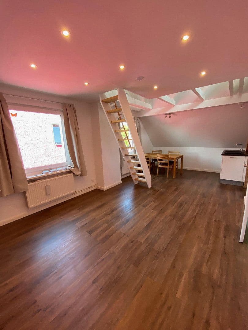 Pronájem bytu 4+1 85 m², Hedwigstraße 7, Braunschweig, Dolní Sasko Pronájem bytu 4+1 85 m², Hedwigstraße 7, Braunschweig, Dolní Sasko