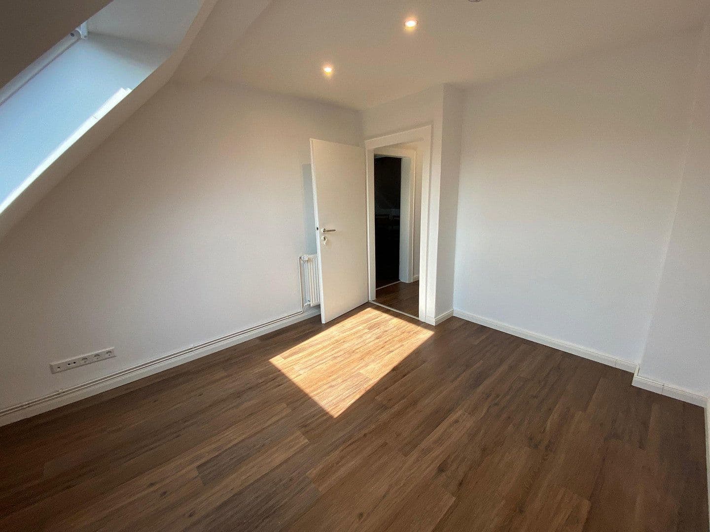 Pronájem bytu 4+1 85 m², Hedwigstraße 7, Braunschweig, Dolní Sasko Pronájem bytu 4+1 85 m², Hedwigstraße 7, Braunschweig, Dolní Sasko