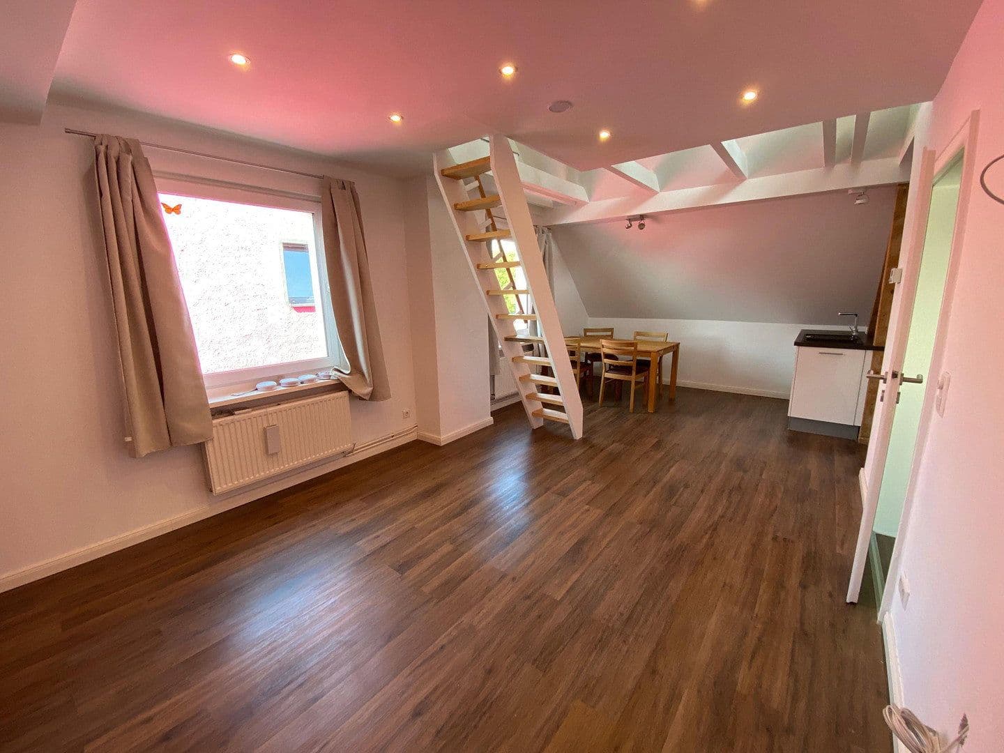 Pronájem bytu 4+1 85 m², Hedwigstraße 7, Braunschweig, Dolní Sasko Pronájem bytu 4+1 85 m², Hedwigstraße 7, Braunschweig, Dolní Sasko