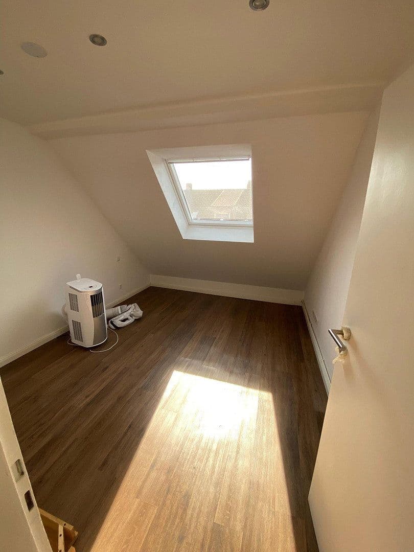 Pronájem bytu 4+1 85 m², Hedwigstraße 7, Braunschweig, Dolní Sasko Pronájem bytu 4+1 85 m², Hedwigstraße 7, Braunschweig, Dolní Sasko