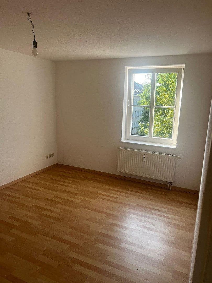 Pronájem bytu 2+1 35 m², Crimmitschauerstr. 17, Cvikov, Sasko Pronájem bytu 2+1 35 m², Crimmitschauerstr. 17, Cvikov, Sasko