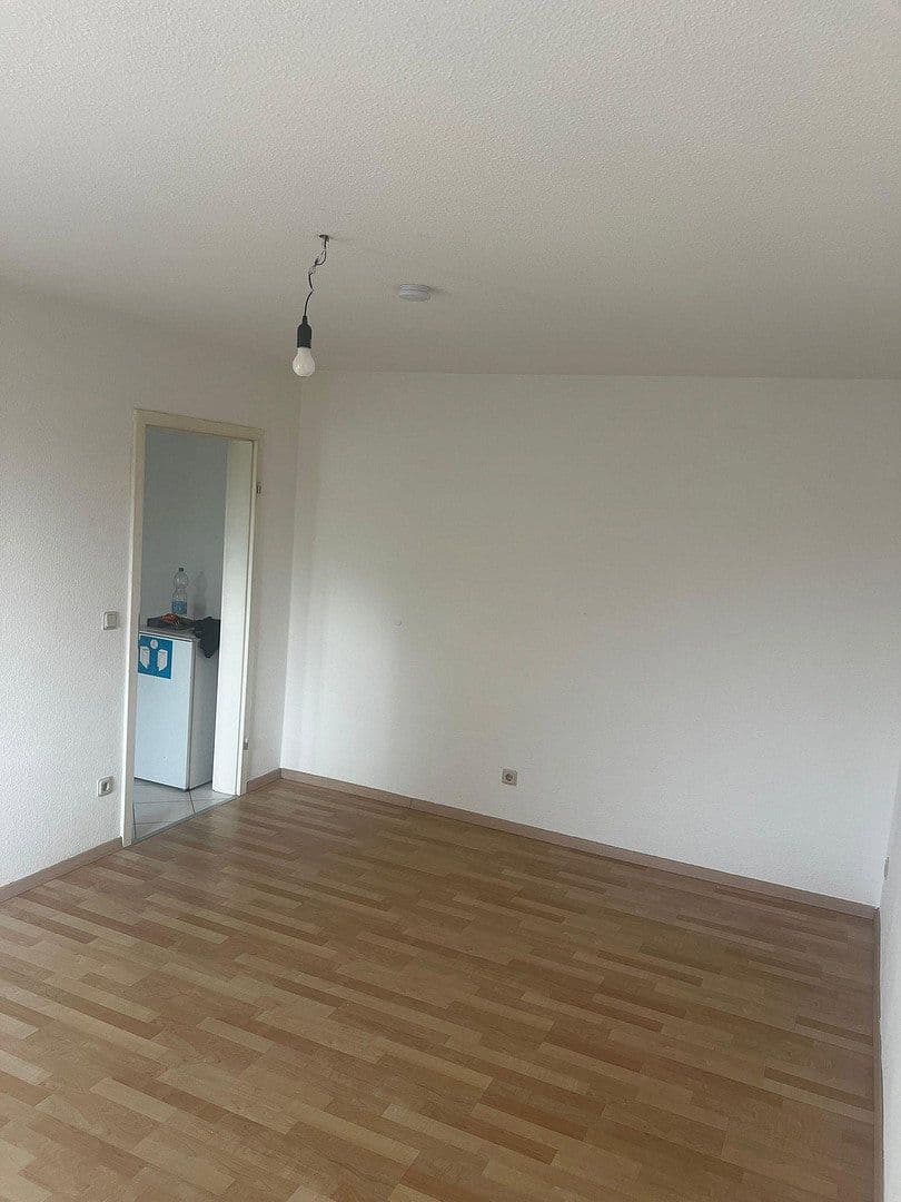 Pronájem bytu 2+1 35 m², Crimmitschauerstr. 17, Cvikov, Sasko Pronájem bytu 2+1 35 m², Crimmitschauerstr. 17, Cvikov, Sasko