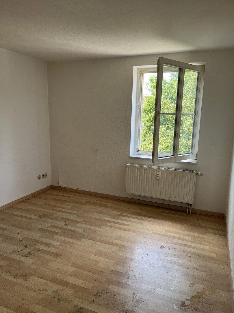 Pronájem bytu 2+1 35 m², Crimmitschauerstr. 17, Cvikov, Sasko Pronájem bytu 2+1 35 m², Crimmitschauerstr. 17, Cvikov, Sasko