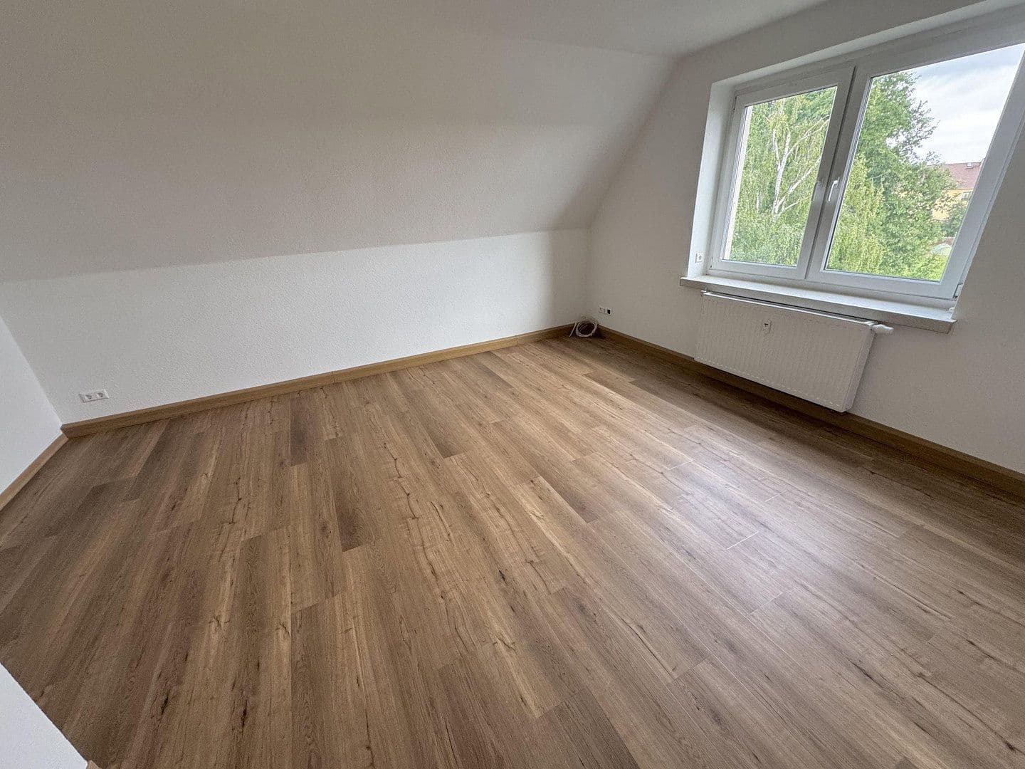 Pronájem bytu 3+kk 64 m², Langenbernsdorf, Sasko Pronájem bytu 3+kk 64 m², Langenbernsdorf, Sasko