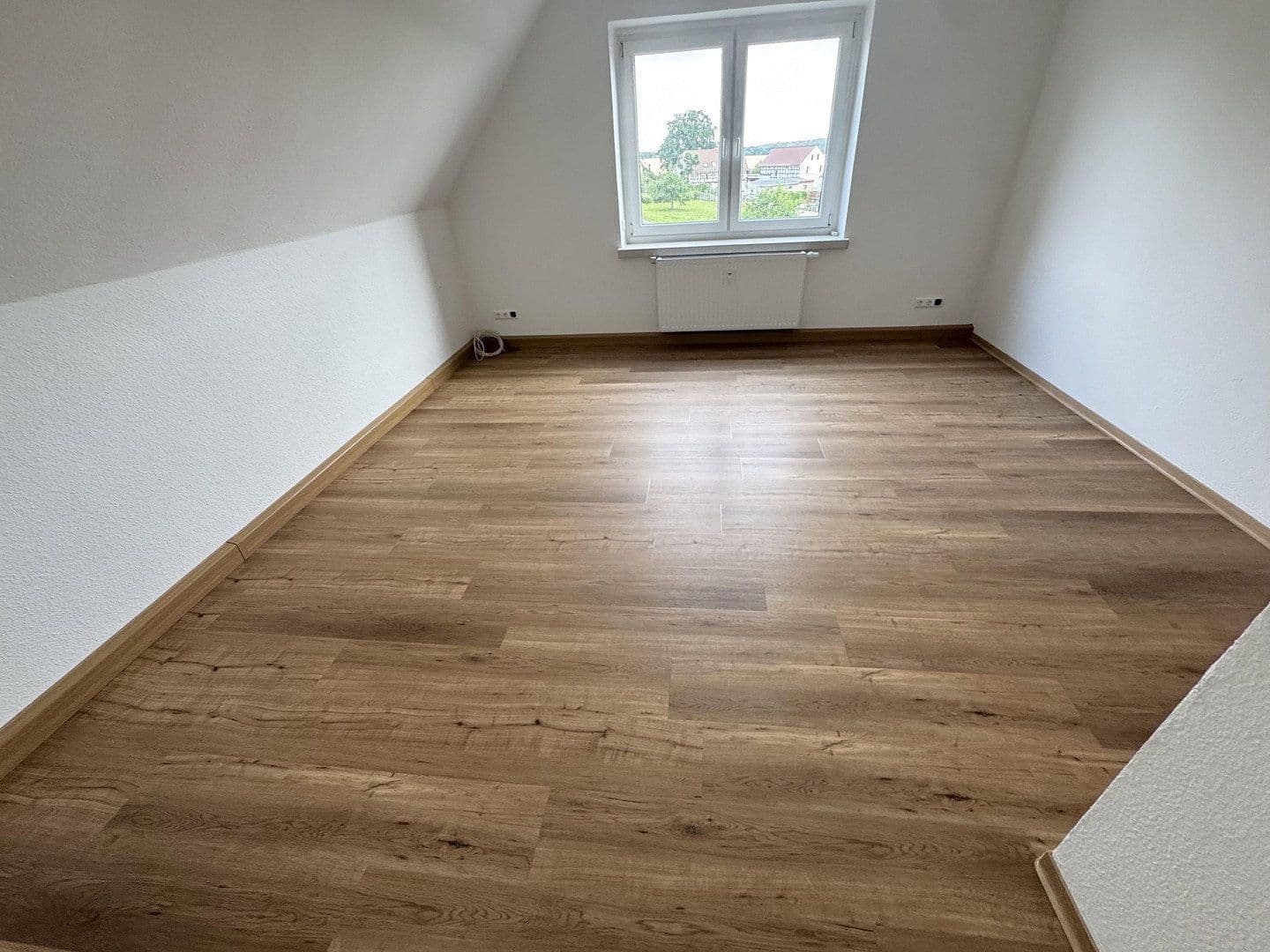 Pronájem bytu 3+kk 64 m², Langenbernsdorf, Sasko Pronájem bytu 3+kk 64 m², Langenbernsdorf, Sasko