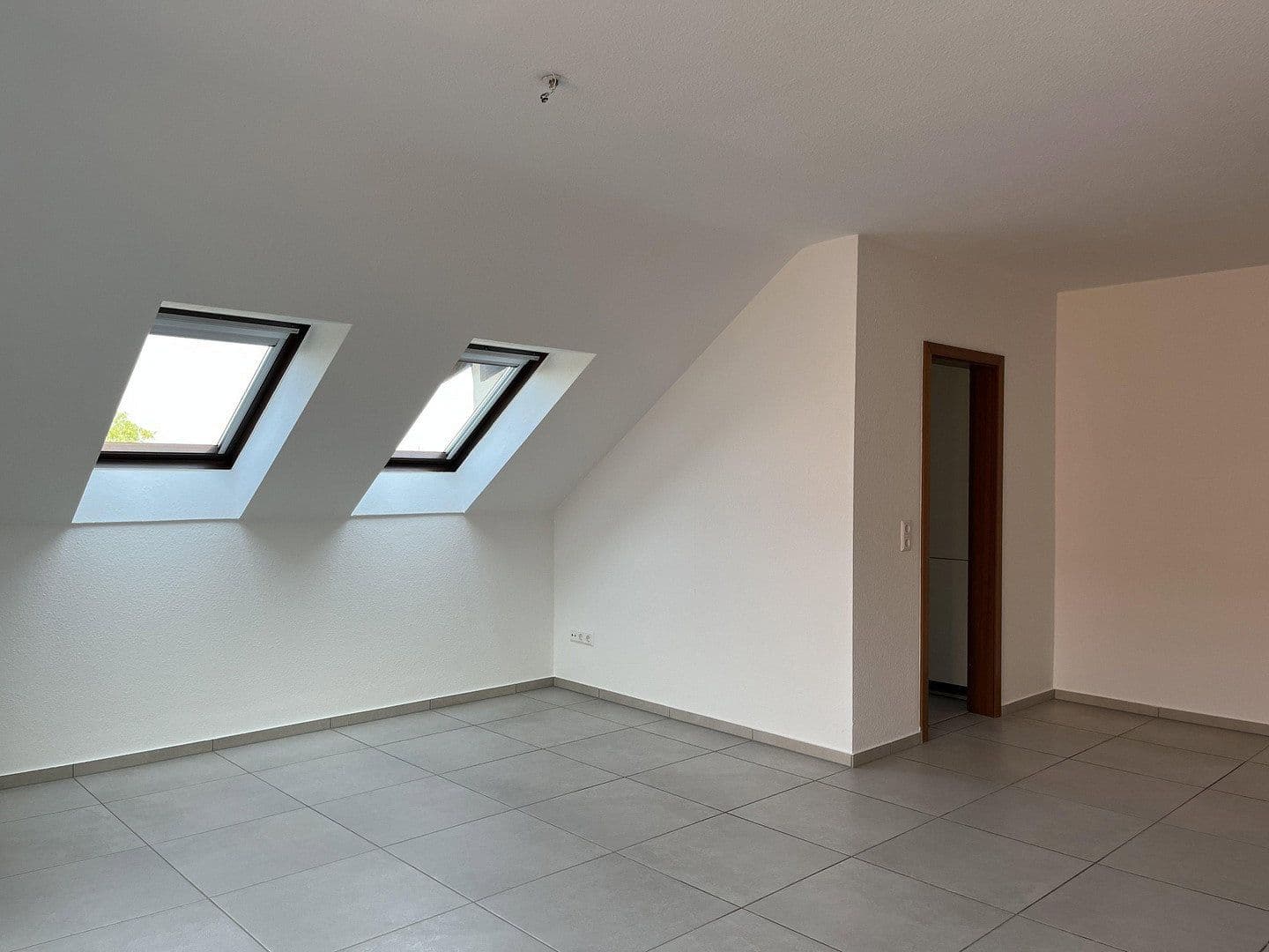 Pronájem bytu 2+1 61 m², Kraichtal, Bádensko-Württembersko Pronájem bytu 2+1 61 m², Kraichtal, Bádensko-Württembersko