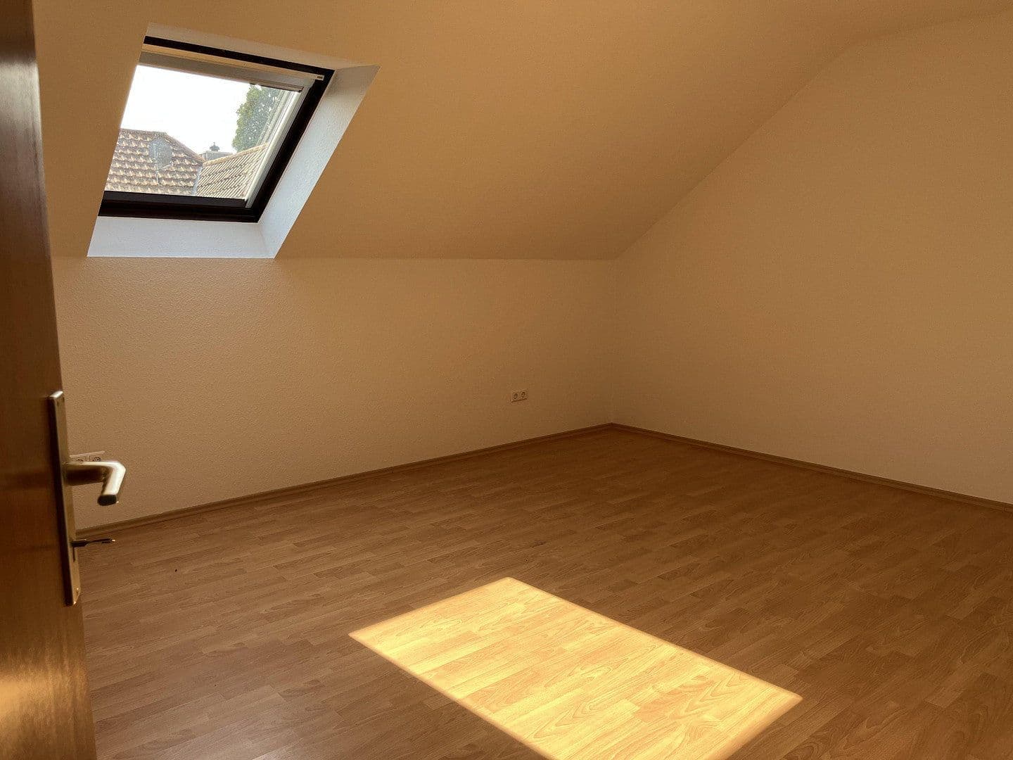 Pronájem bytu 2+1 61 m², Kraichtal, Bádensko-Württembersko Pronájem bytu 2+1 61 m², Kraichtal, Bádensko-Württembersko