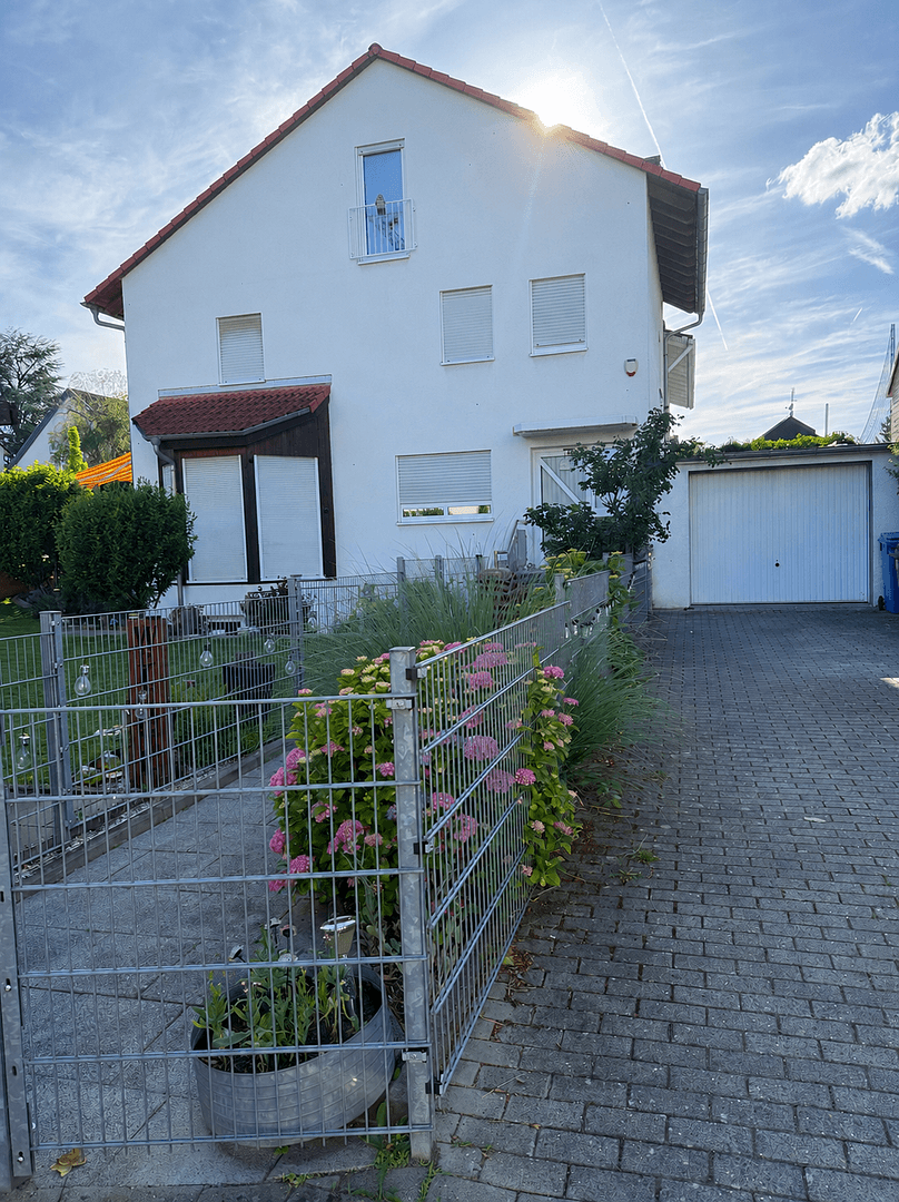 Prodej domu 210 m², pozemek 400 m², Kelkheim (Taunus), Hessen Prodej domu 210 m², pozemek 400 m², Kelkheim (Taunus), Hessen
