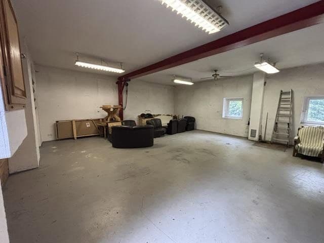 Prodej domu 357 m², pozemek 1.824 m², Hauptstraße 25, Breitenbrunn/Erzgebirge, Sasko Prodej domu 357 m², pozemek 1.824 m², Hauptstraße 25, Breitenbrunn/Erzgebirge, Sasko