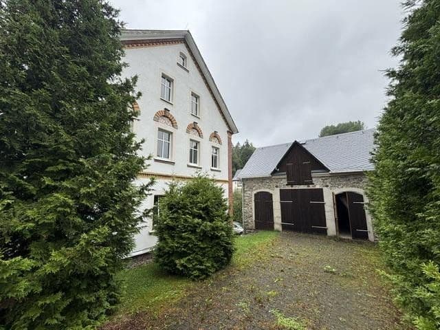 Prodej domu 357 m², pozemek 1.824 m², Hauptstraße 25, Breitenbrunn/Erzgebirge, Sasko Prodej domu 357 m², pozemek 1.824 m², Hauptstraße 25, Breitenbrunn/Erzgebirge, Sasko