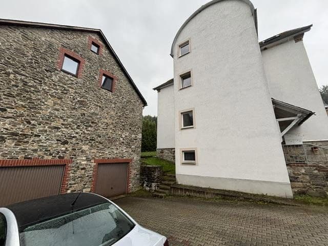 Prodej domu 357 m², pozemek 1.824 m², Hauptstraße 25, Breitenbrunn/Erzgebirge, Sasko Prodej domu 357 m², pozemek 1.824 m², Hauptstraße 25, Breitenbrunn/Erzgebirge, Sasko