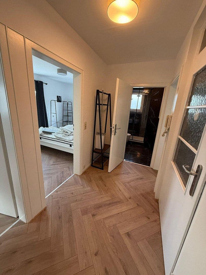 Prodej domu 178 m², pozemek 390 m², Tulpenstraße 13, Eggenstein-Leopoldshafen, Bádensko-Württembersko Prodej domu 178 m², pozemek 390 m², Tulpenstraße 13, Eggenstein-Leopoldshafen, Bádensko-Württembersko