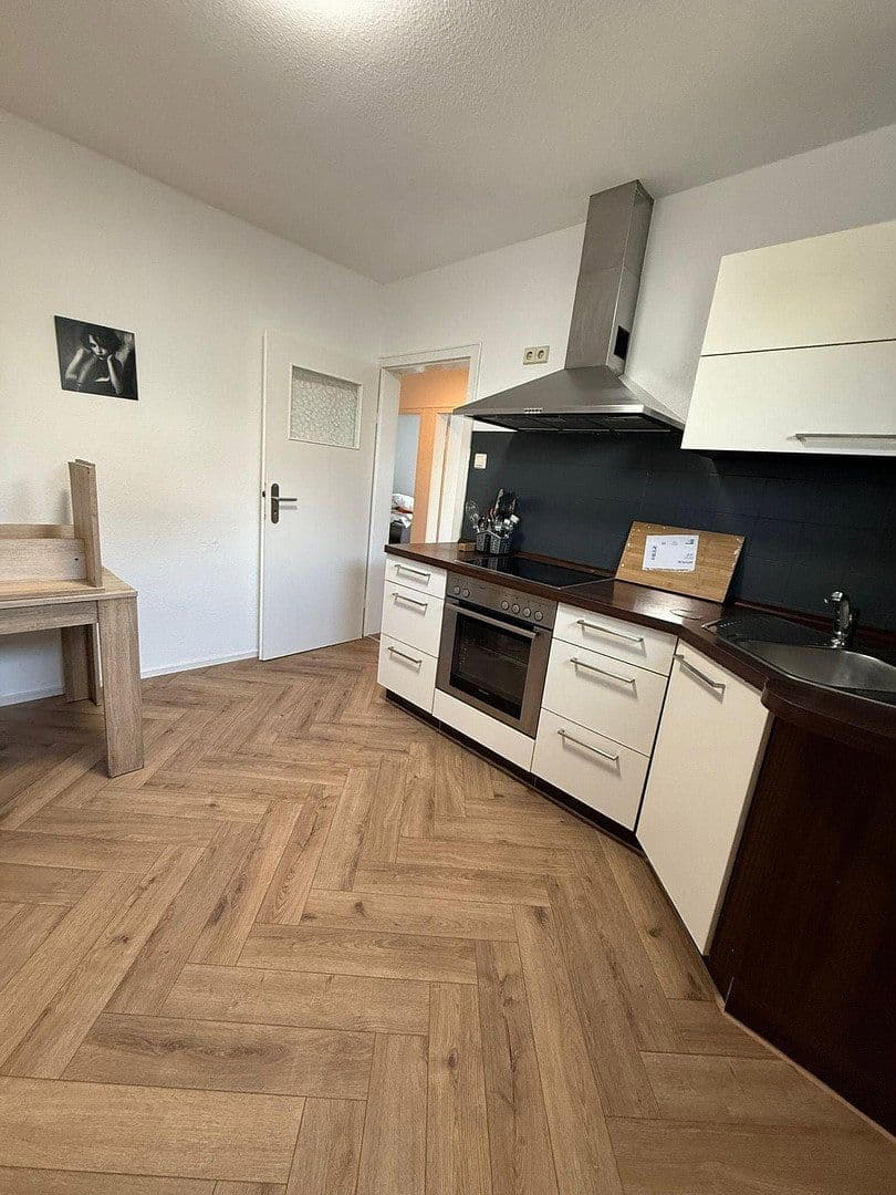 Prodej domu 178 m², pozemek 390 m², Tulpenstraße 13, Eggenstein-Leopoldshafen, Bádensko-Württembersko Prodej domu 178 m², pozemek 390 m², Tulpenstraße 13, Eggenstein-Leopoldshafen, Bádensko-Württembersko