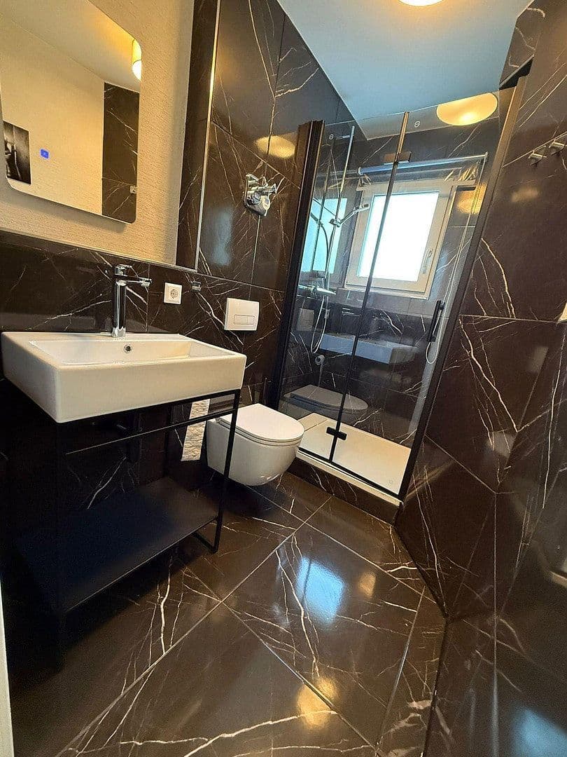 Prodej domu 178 m², pozemek 390 m², Tulpenstraße 13, Eggenstein-Leopoldshafen, Bádensko-Württembersko Prodej domu 178 m², pozemek 390 m², Tulpenstraße 13, Eggenstein-Leopoldshafen, Bádensko-Württembersko