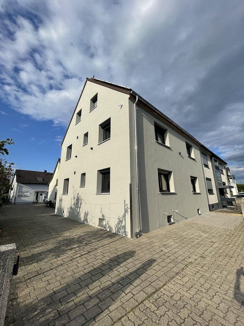 Prodej domu 178 m², pozemek 390 m², Tulpenstraße 13, Eggenstein-Leopoldshafen, Bádensko-Württembersko Prodej domu 178 m², pozemek 390 m², Tulpenstraße 13, Eggenstein-Leopoldshafen, Bádensko-Württembersko