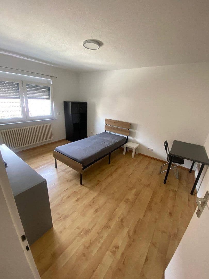 Prodej domu 178 m², pozemek 390 m², Tulpenstraße 13, Eggenstein-Leopoldshafen, Bádensko-Württembersko Prodej domu 178 m², pozemek 390 m², Tulpenstraße 13, Eggenstein-Leopoldshafen, Bádensko-Württembersko