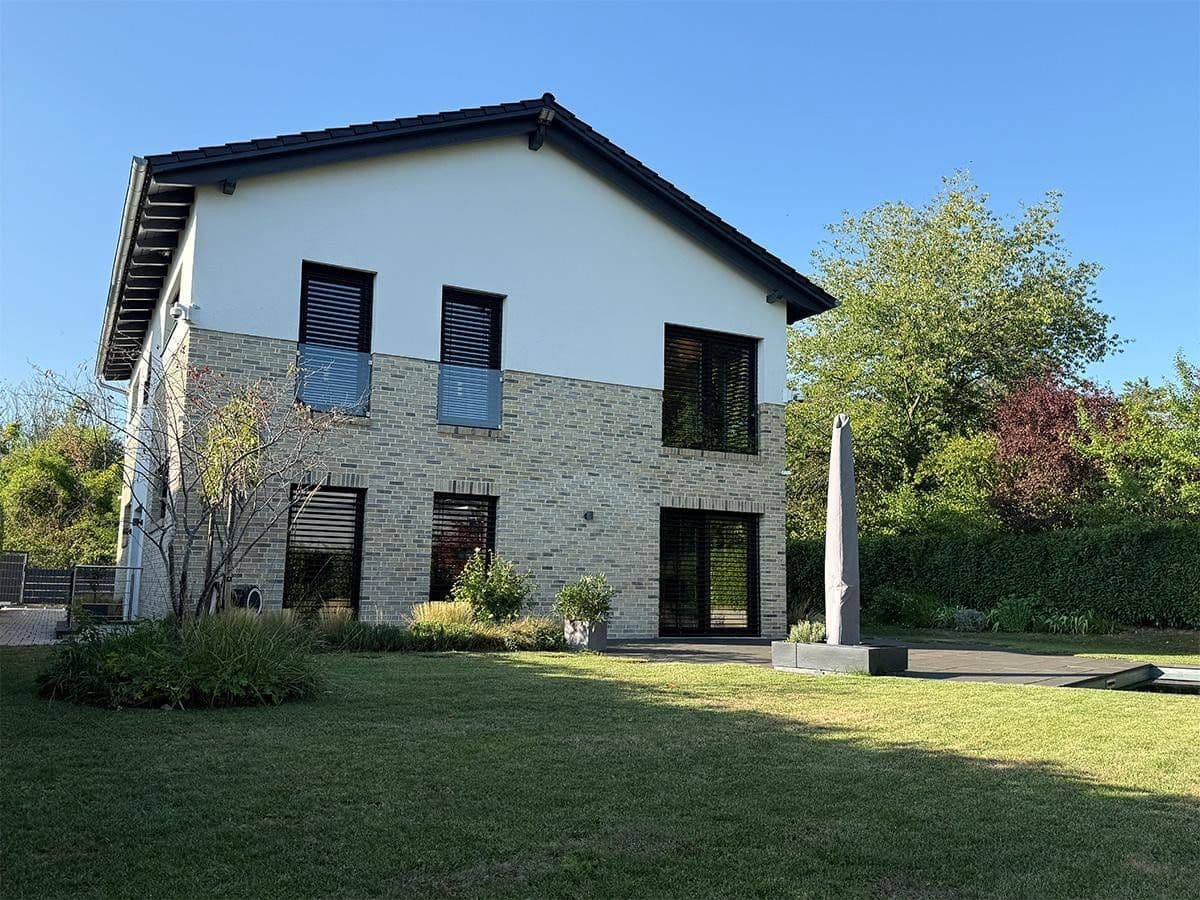 Prodej domu 191 m², pozemek 808 m², Bad Krozingen, Bádensko-Württembersko Prodej domu 191 m², pozemek 808 m², Bad Krozingen, Bádensko-Württembersko
