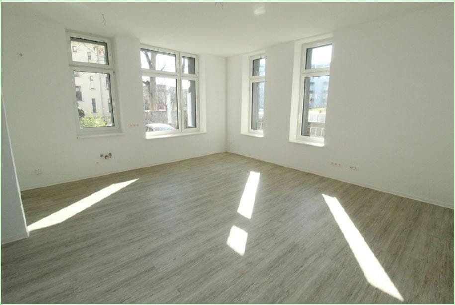 Pronájem bytu 4+1 123 m², Schönebecker Strasse, 128, Magdeburg, Sasko-Anhaltsko Pronájem bytu 4+1 123 m², Schönebecker Strasse, 128, Magdeburg, Sasko-Anhaltsko