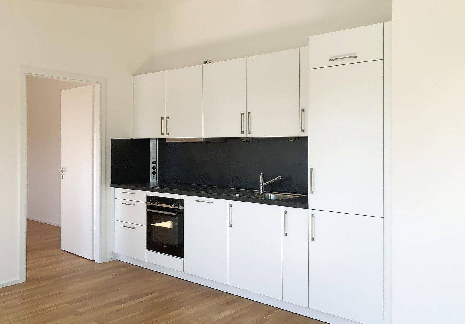 Pronájem bytu 2+1 50 m², Hohenlindner Straße 5, Feldkirchen, Bavorsko Pronájem bytu 2+1 50 m², Hohenlindner Straße 5, Feldkirchen, Bavorsko